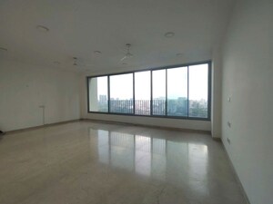 Room in 3 BHK Apartment at Oberoi Realty Esquire, Goregaon East – for Rent