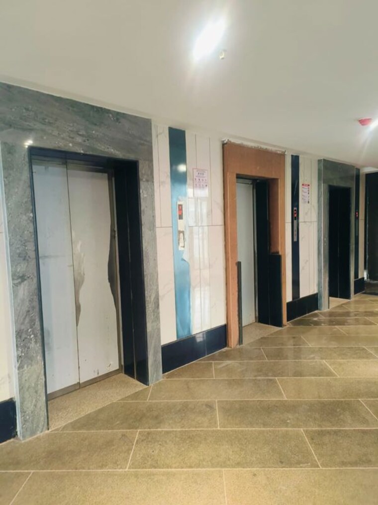Room, adihm-ithums-galleria Commercial Office Space 1595 Sq.Ft. In Alpha Ii Greater Noida Greater Noida 10473974