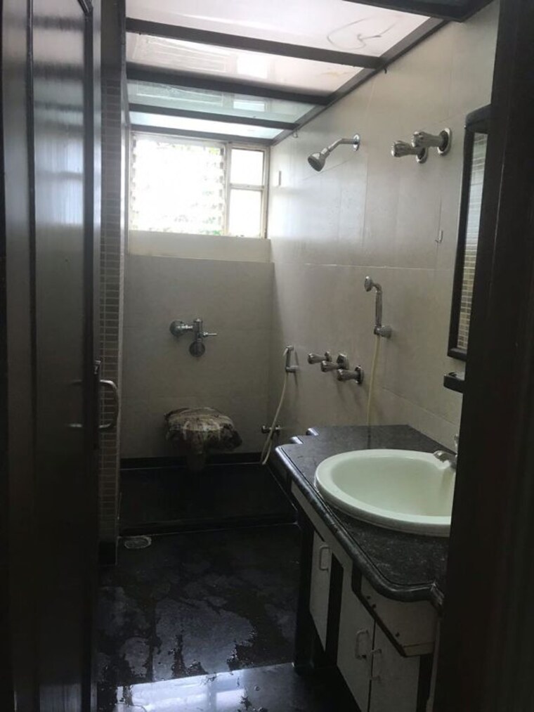 Bathroom, tardeo 1 Bedroom 425 Sq.Ft. Apartment In Tardeo Mumbai 10473956