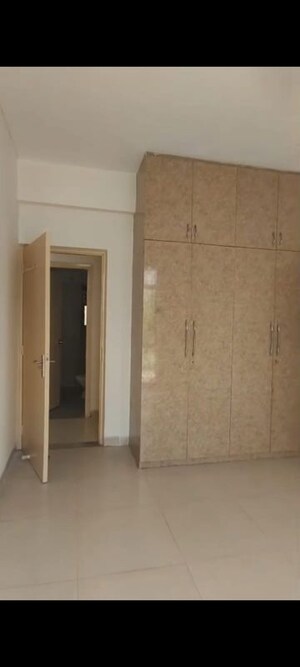 Room in 2 BHK Apartment at Vatika City Homes, Sector 83 – for Rent
