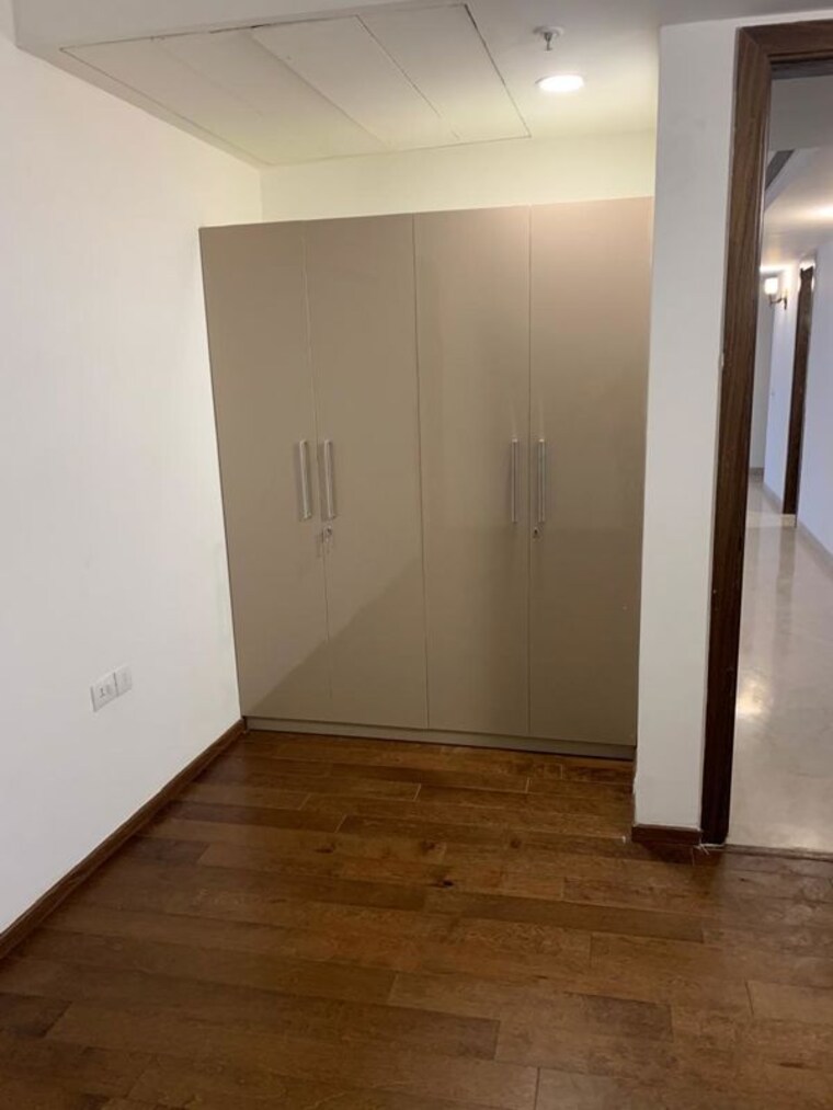 Room, m3m-golf-estate-fairway-east 3 Bedroom 3900 Sq.Ft. Apartment In Sector 65 Gurgaon 10474070