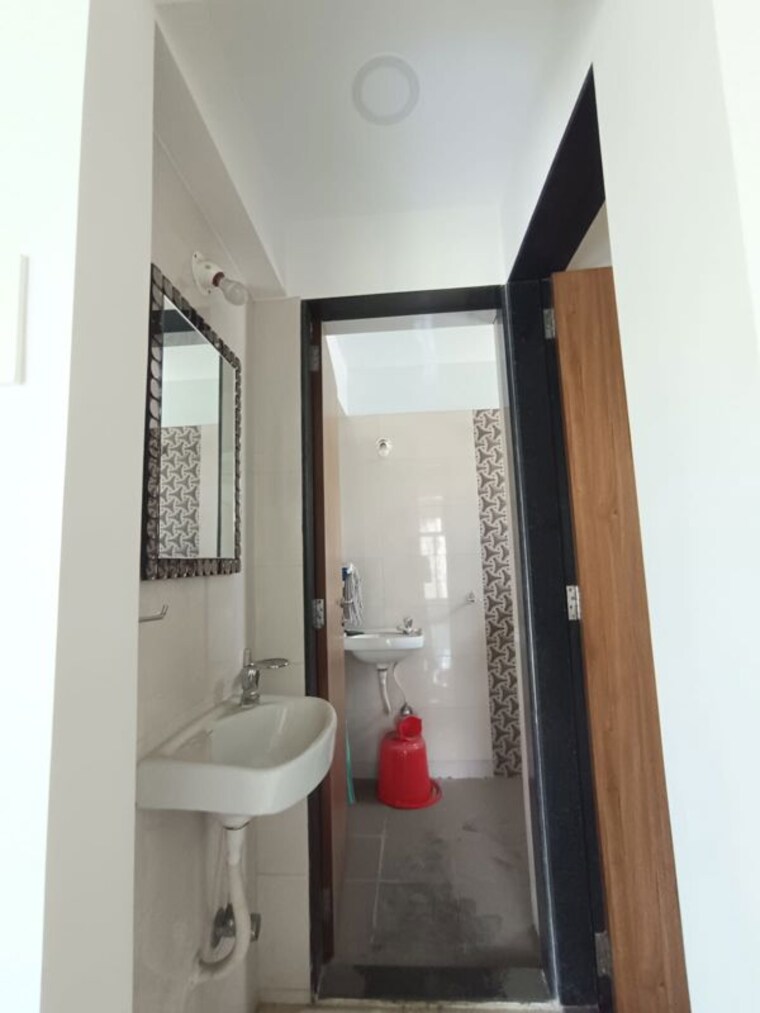 Washroom, asmi-garden 1 Bedroom 470 Sq.Ft. Apartment In Chembur Mumbai 10474121
