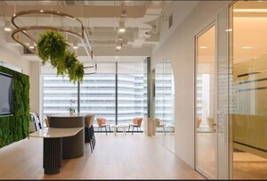 Office Space in IT/SEZ – Exterior View View at Chittaranjan Park - for Rent