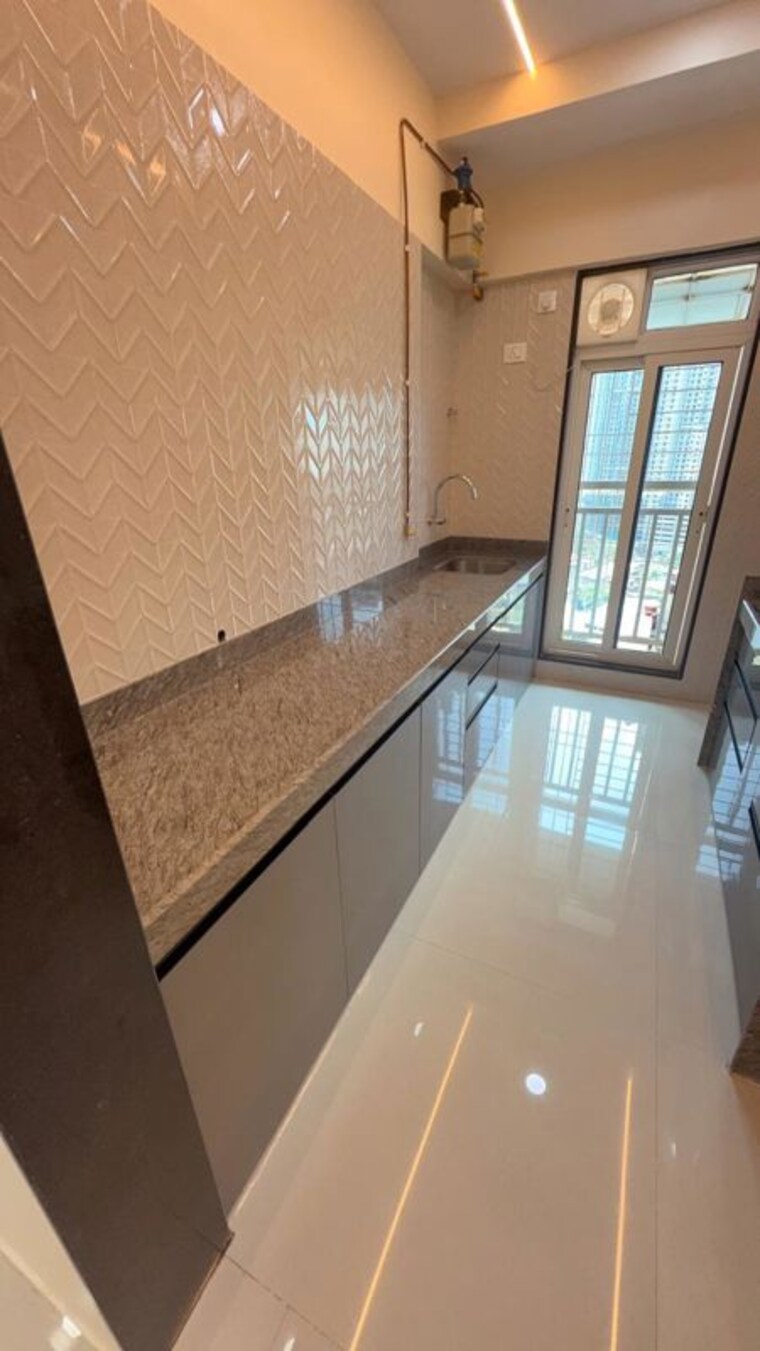 Balcony, kalpataru-habita 2 Bedroom 986 Sq.Ft. Apartment In Parel Mumbai 10474206