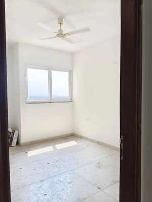 Room in 3 BHK Apartment at Malwa Escon Primera, International Airport Road – for Rent