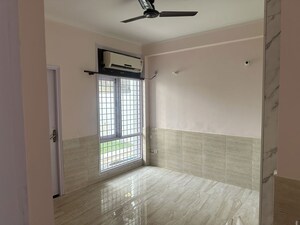 Room in 3.5 BHK Builder Floor at Sushant Lok Iii – for Rent