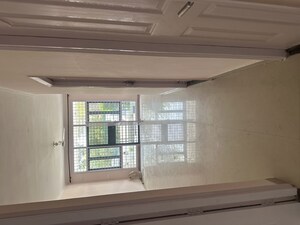 Room in 3.5 BHK Builder Floor at Sushant Lok Iii – for Rent