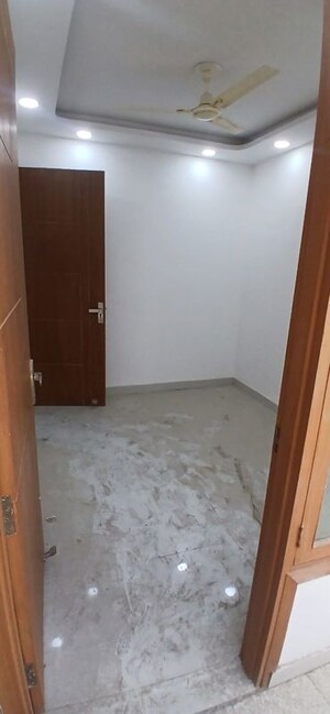 Room in 2 BHK Builder Floor at Govindpuri – for Rent