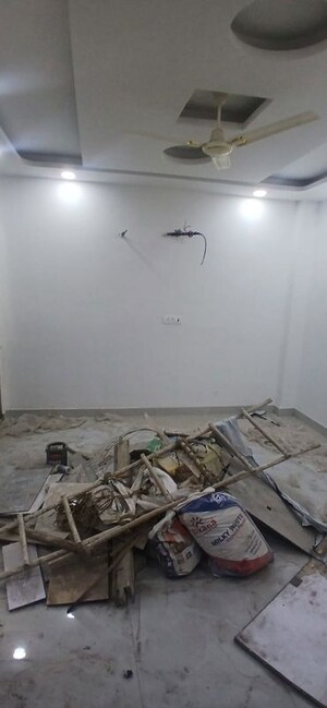 Furnished Amenities in 2 BHK Builder Floor at Govindpuri – for Rent