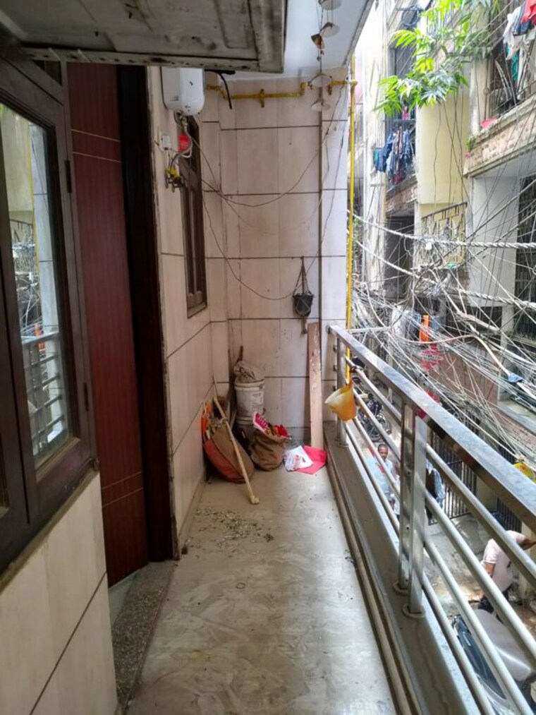 Balcony, govindpuri 3 Bedroom 1000 Sq.Ft. Builder Floor In Govindpuri Delhi 10474269