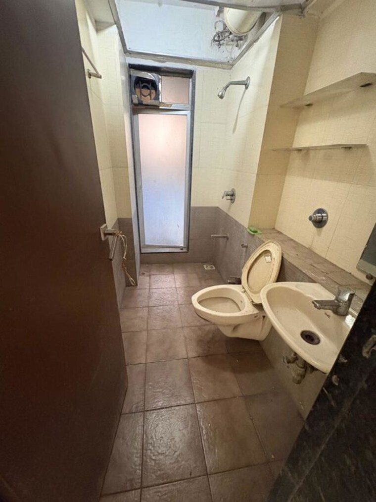 Bathroom, bhakti-heights-tilak-nagar 2 Bedroom 650 Sq.Ft. Apartment In Tilak Nagar Mumbai 10474306
