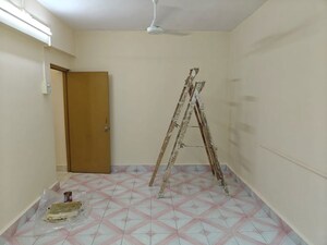 Bedroom in 2 BHK Apartment at Sunder Apartments, Chembur – for Rent
