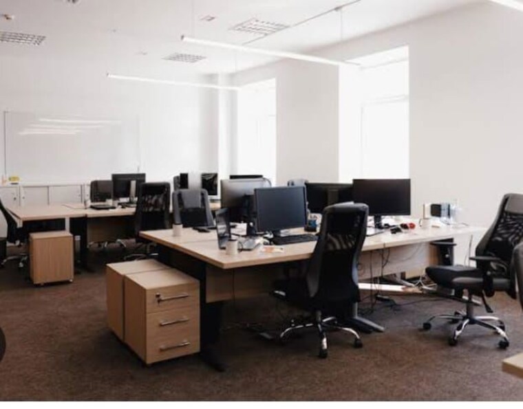 Team Area, defence colony Commercial Office Space 217 Sq.Yd. In Defence Colony Delhi 10474376