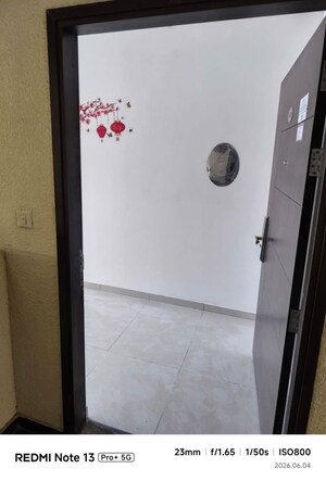 Room in 2 BHK Apartment at Vajram Newtown, Thanisandra Main Road – for Rent
