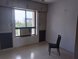 Room in 2 BHK Apartment at Lunkad Amazon, Viman Nagar – for Rent