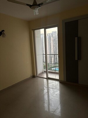 Room in 2 BHK Apartment at Jaypee Greens AMAN II, Sector 151 – for Rent