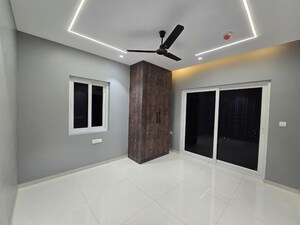 Room in 3 BHK Apartment at Rajapushpa Provincia, Narsingi – for Rent