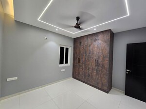Room in 3 BHK Apartment at Rajapushpa Provincia, Narsingi – for Rent