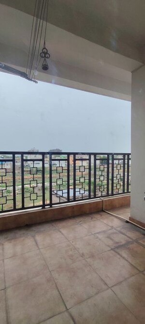 Room in 2 BHK Apartment at Mowa – for Rent