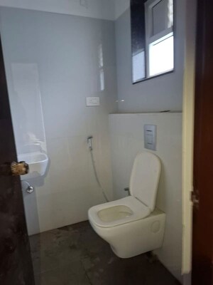 Bathroom in 4 BHK Apartment at Lakdi Ka Pul – for Rent