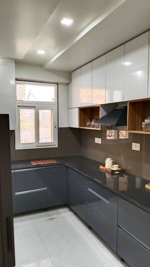 Kitchen in 3 BHK Builder Floor at BPTP District 3, Sector 85 – for Sale