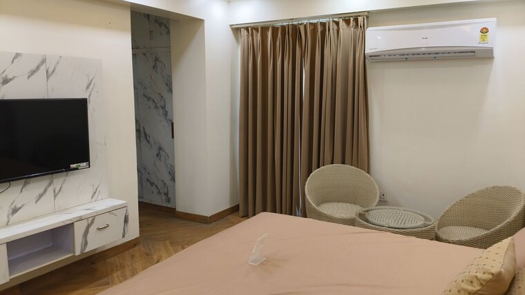 Bedroom, bptp-district-3 3 Bedroom 180 Sq.Yd. Builder Floor In Sector 85 Faridabad 10474411