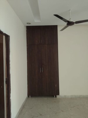 Room in 3 BHK Apartment at Kharar Road – for Rent