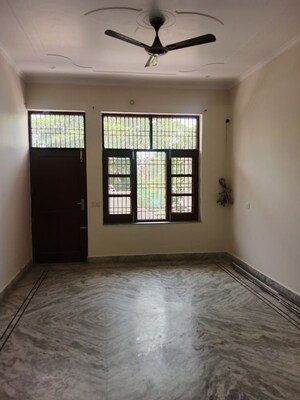 Room in 3.5 BHK Independent House at Huda – for Rent