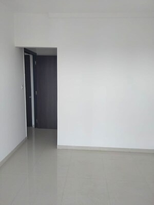 Room in 2 BHK Apartment at UK Iridium, Kandivali East – for Rent