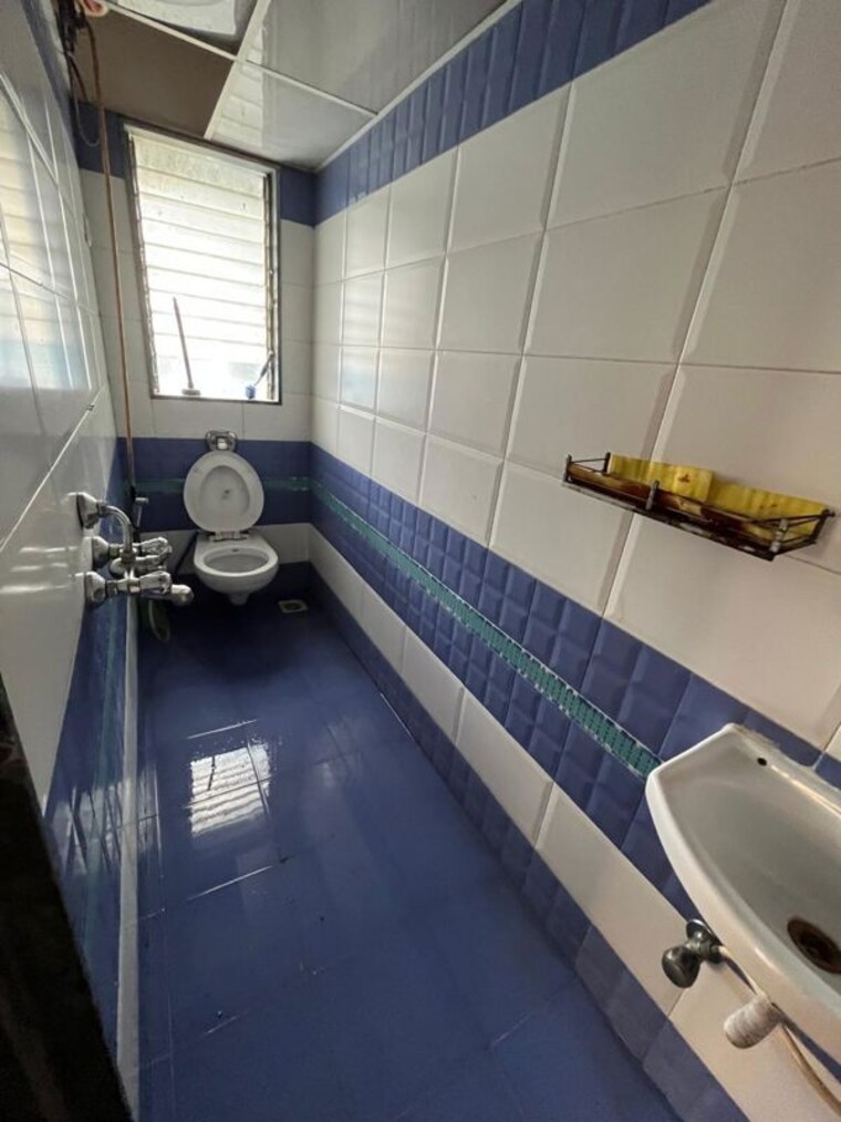 Bathroom, om-ashish-chs 1 Bedroom 400 Sq.Ft. Apartment In Malad West Mumbai 10474502