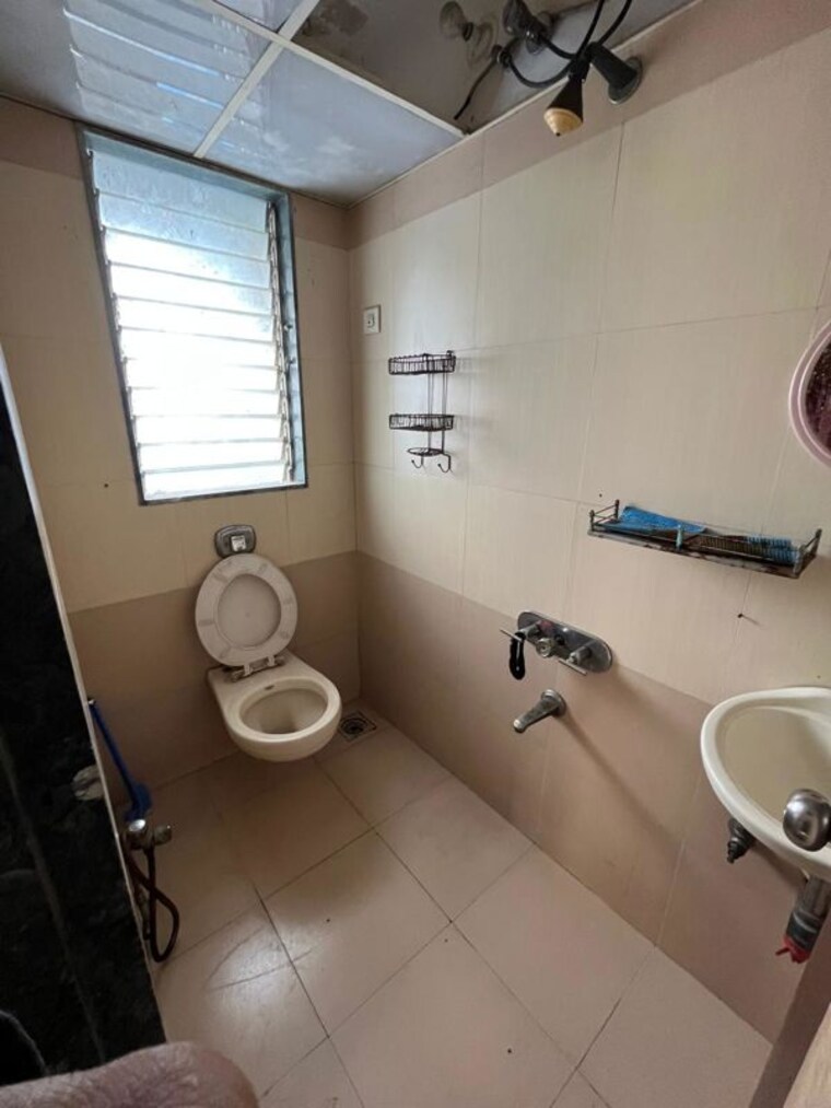 Bathroom, om-ashish-chs 1 Bedroom 400 Sq.Ft. Apartment In Malad West Mumbai 10474502