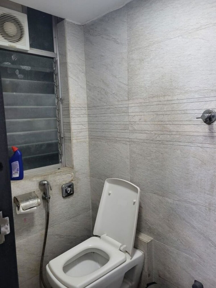 Bathroom, prabhadevi Commercial Office Space 980 Sq.Ft. In Prabhadevi Mumbai 10474536