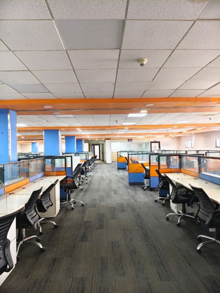  Parking, sector 63 Commercial Office Space 10500 Sq.Ft. In Sector 63 Noida 10474317