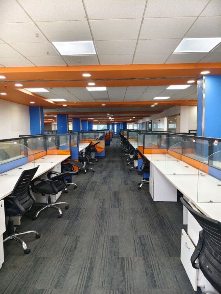  Parking, sector 63 Commercial Office Space 10500 Sq.Ft. In Sector 63 Noida 10474317