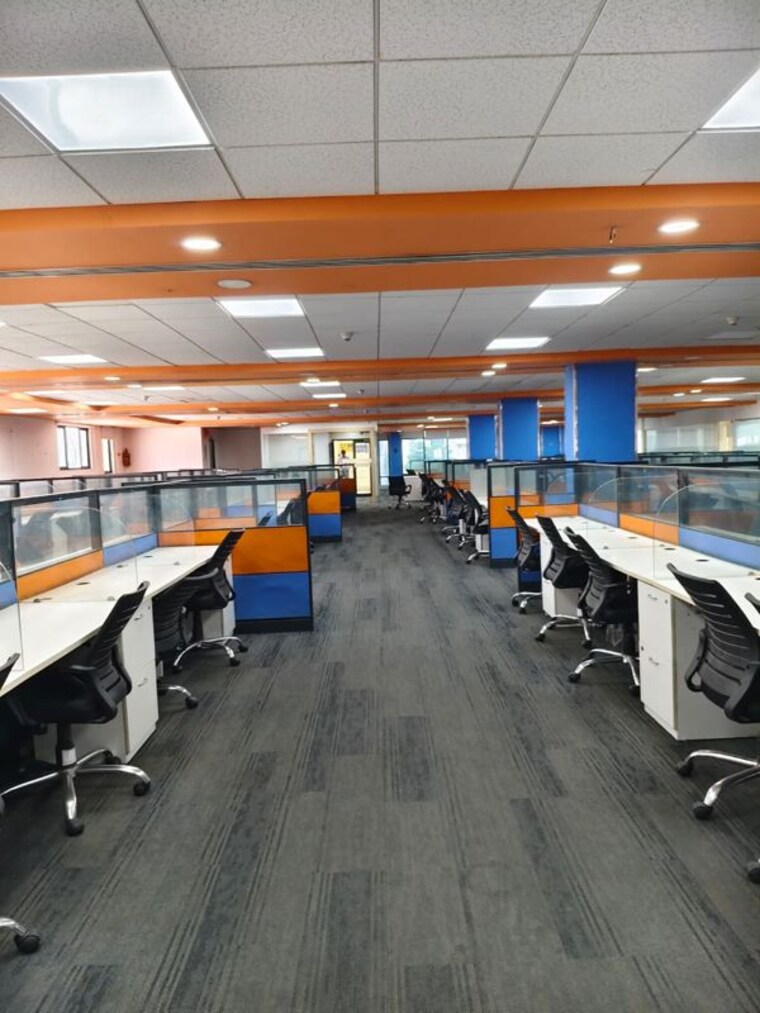  Parking, sector 63 Commercial Office Space 10500 Sq.Ft. In Sector 63 Noida 10474317