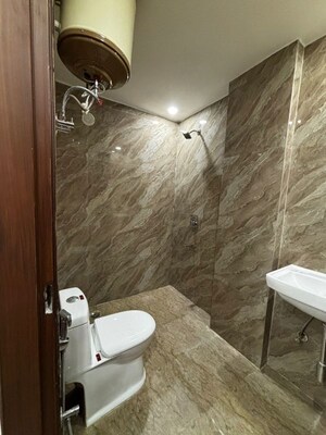 Bathroom in 2 BHK Builder Floor at Jawahar Nagar – for Rent