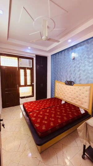 Bedroom in 2 BHK Builder Floor at Mayur Vihar 1 – for Rent