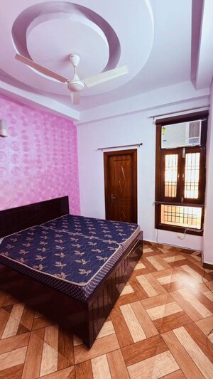 Bedroom in 2 BHK Builder Floor at Mayur Vihar 1 – for Rent