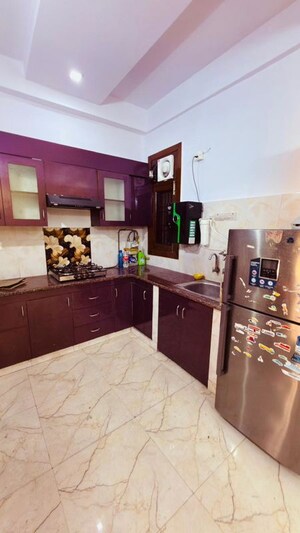 Kitchen in 2 BHK Builder Floor at Mayur Vihar 1 – for Rent