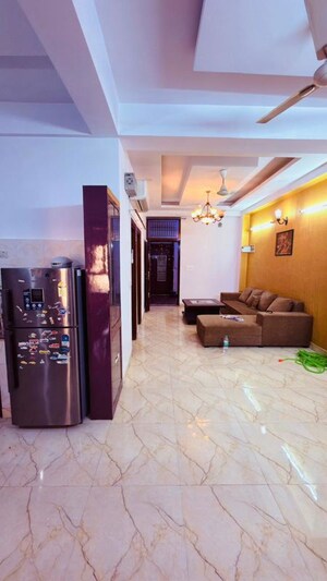 Living Room in 2 BHK Builder Floor at Mayur Vihar 1 – for Rent