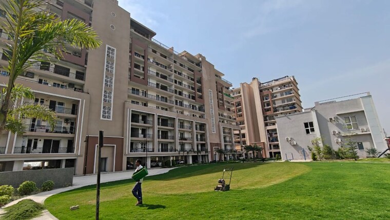 Exterior View, mrs-hi-greens 3 Bedroom 1850 Sq.Ft. Apartment In Kishanpura Zirakpur 10474644