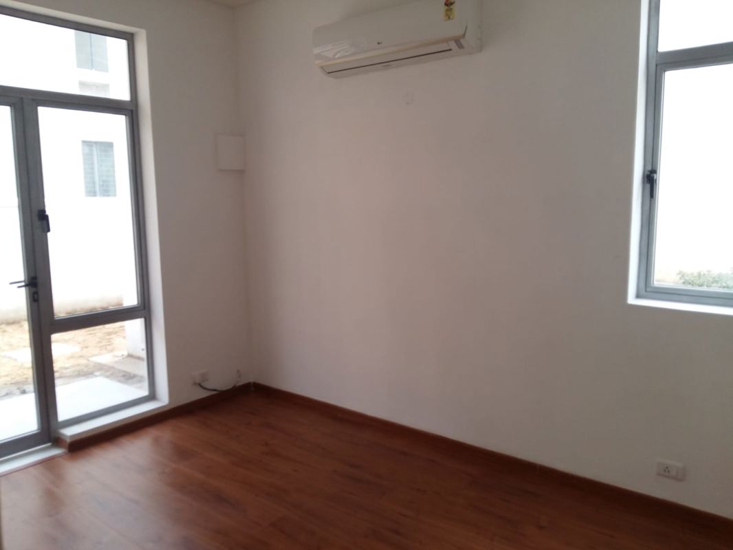 4 BHK 3400 Sq.Ft. Builder Floor in Vatika Gurgaon Next Plots