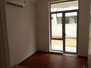 Room in 4 BHK Builder Floor at Vatika Gurgaon Next Plots, Sector 82 – for Rent