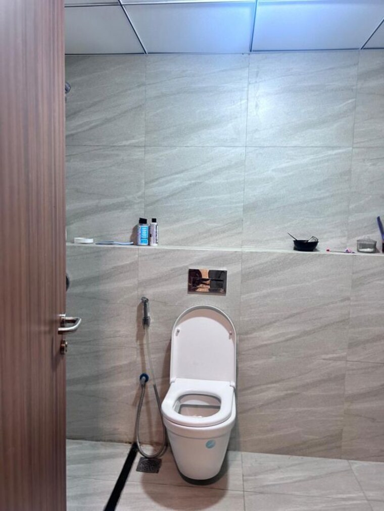 Bathroom, myscape-sanctuary 3 Bedroom 2360 Sq.Ft. Apartment In Hafeezpet Hyderabad 10474745
