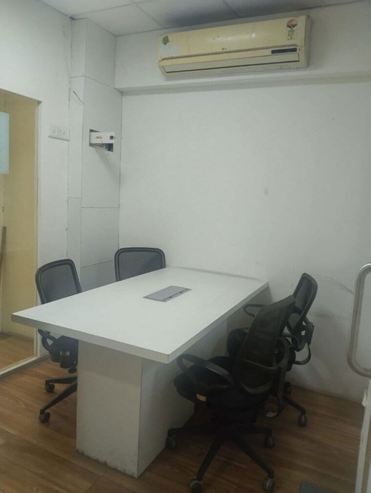 Team Area, real-tech-park Commercial Office Space 753 Sq.Ft. In Vashi Sector 30a Navi Mumbai 10474760