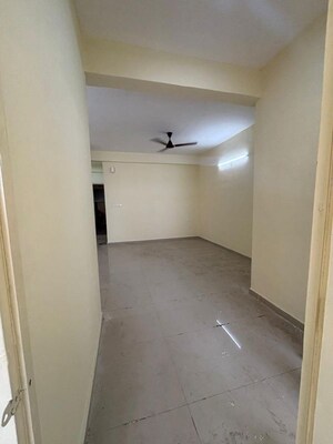 Room in 2 BHK Apartment at Pyramid Midtown, Sector 59 – for Rent