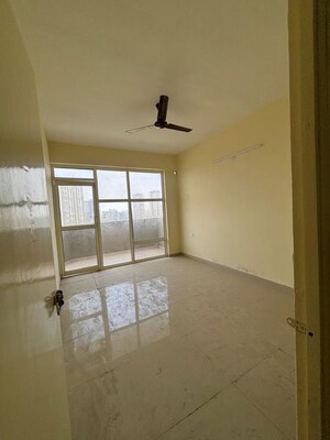 Room in 2 BHK Apartment at Pyramid Midtown, Sector 59 – for Rent