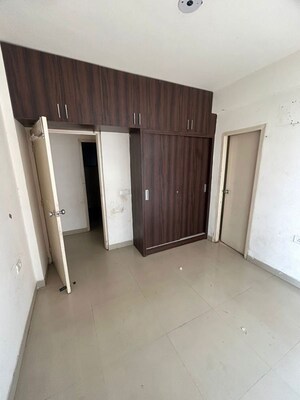Room in 3 BHK Apartment at Zara Aavaas, Sector 104 – for Rent