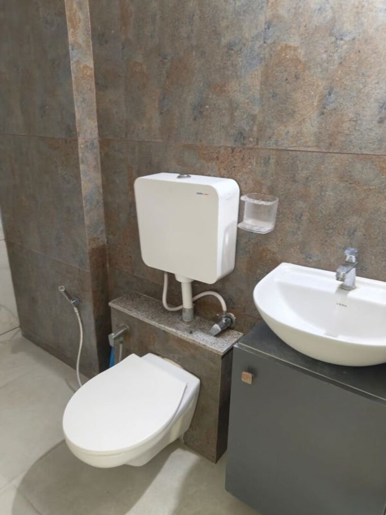 Bathroom, ellisbridge 3 Bedroom 1665 Sq.Ft. Apartment In Ellisbridge Ahmedabad 10473495