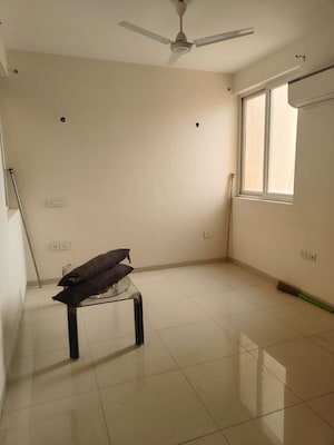 Room in 3 BHK Apartment at Emaar Emerald Floors Premier, Sector 65 – for Rent